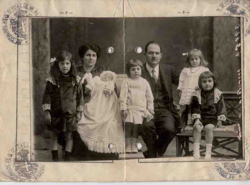 famigladialbertoegiorgia1915.jpg